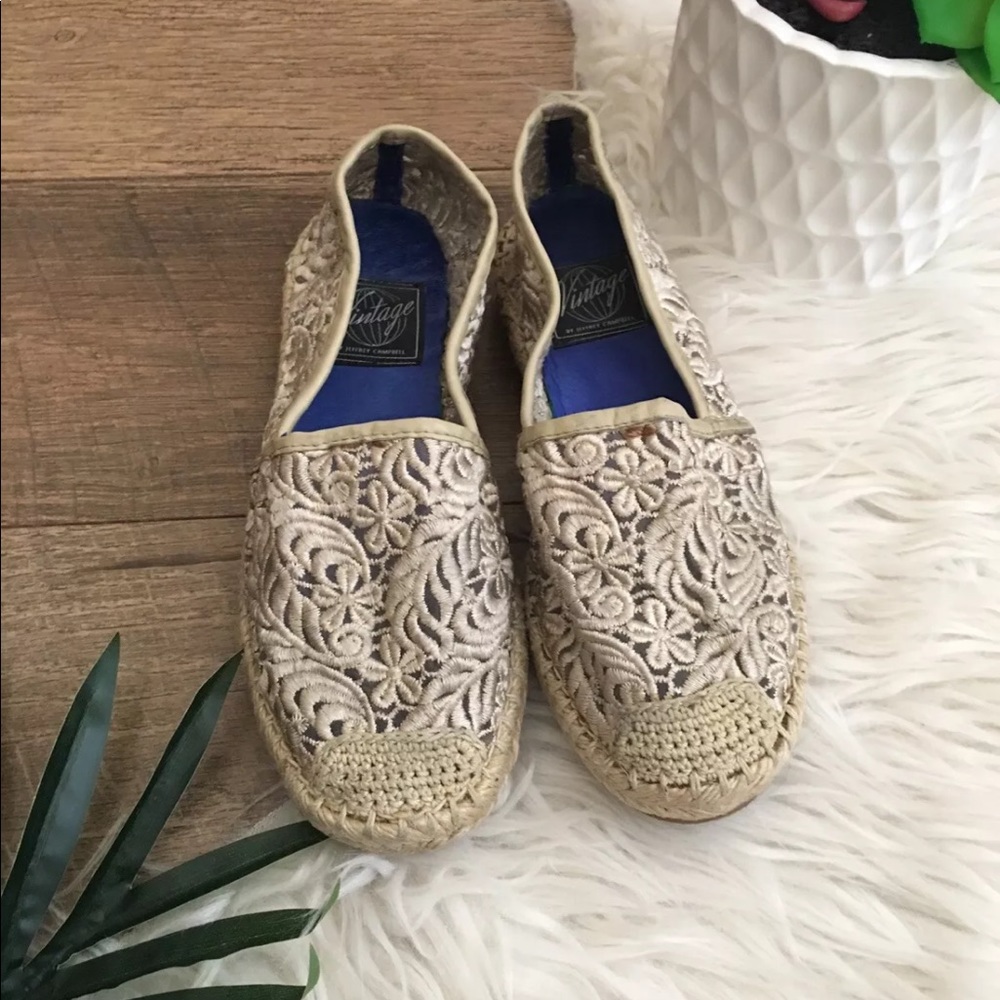 Jeffrey Campbell Nia khaki lace espadrilles 6.5 M